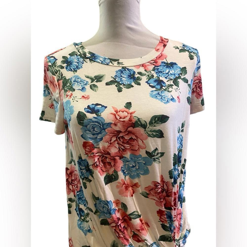 NWT Floral Twist Top